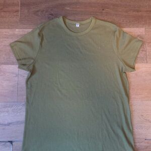 Uniqlo Khaki Men's Short Sleeve Tee